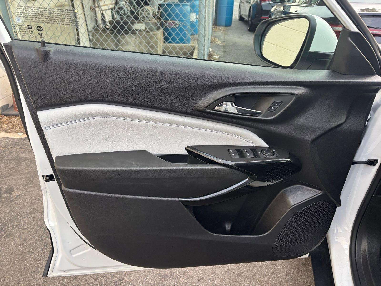 Used 2025 Chevrolet Trax LT image 18