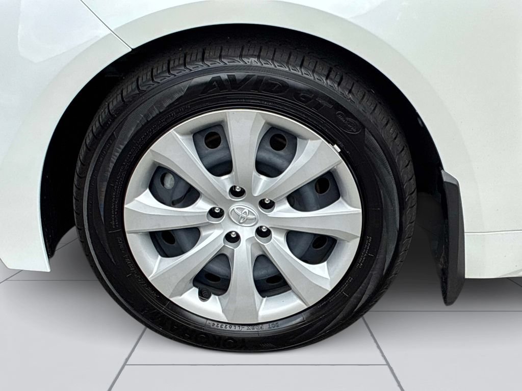 Used 2024 Toyota Corolla LE FWD image 12