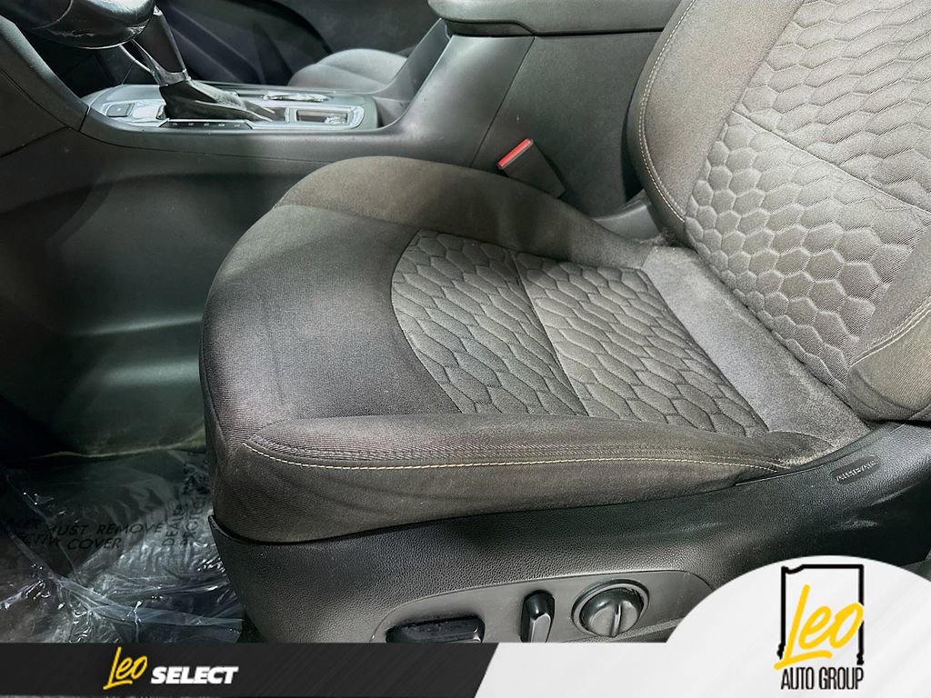 Used 2019 Chevrolet Equinox LT image 18