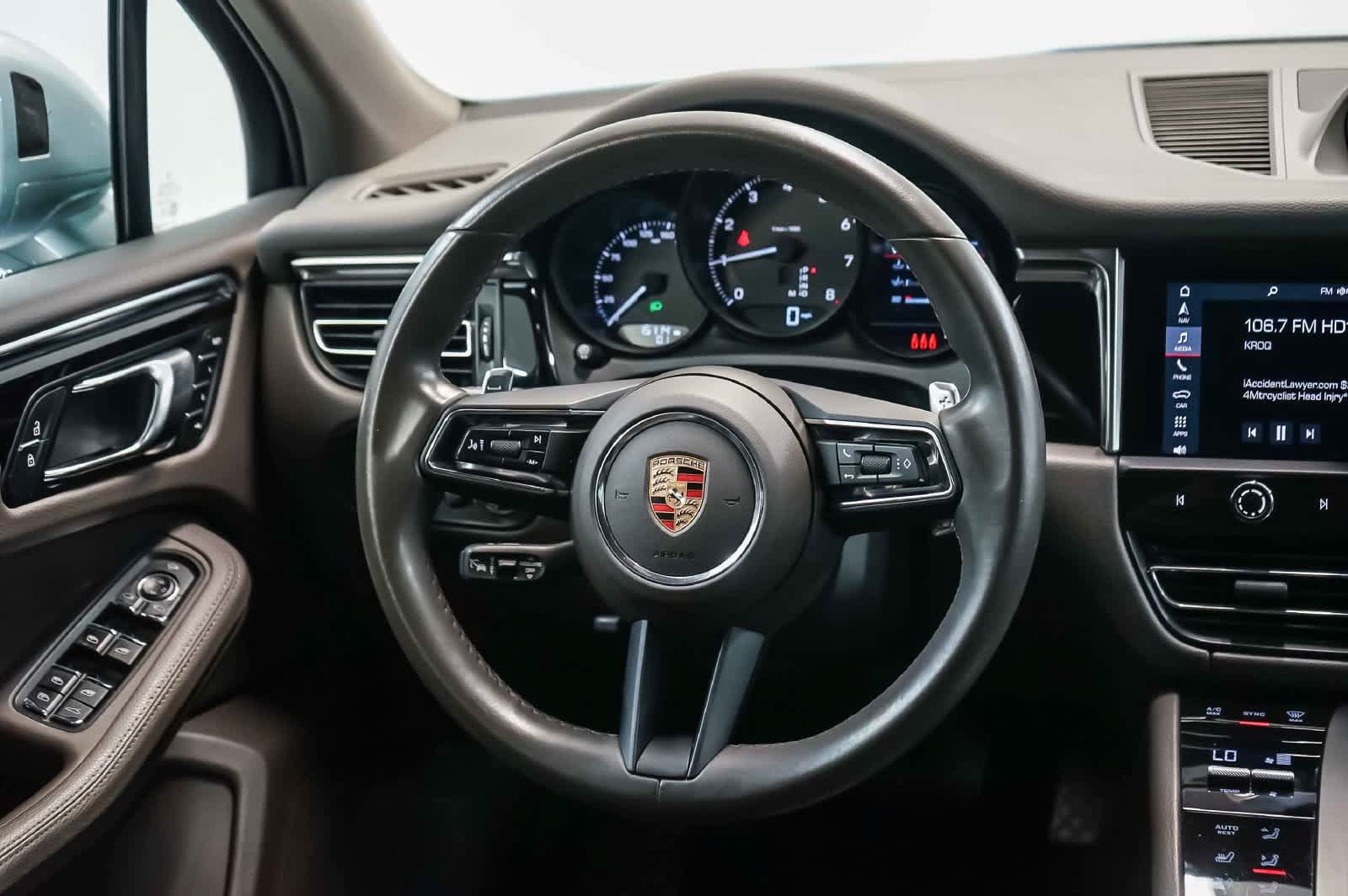 Certified 2024 Porsche Macan AWD/4WD image 21