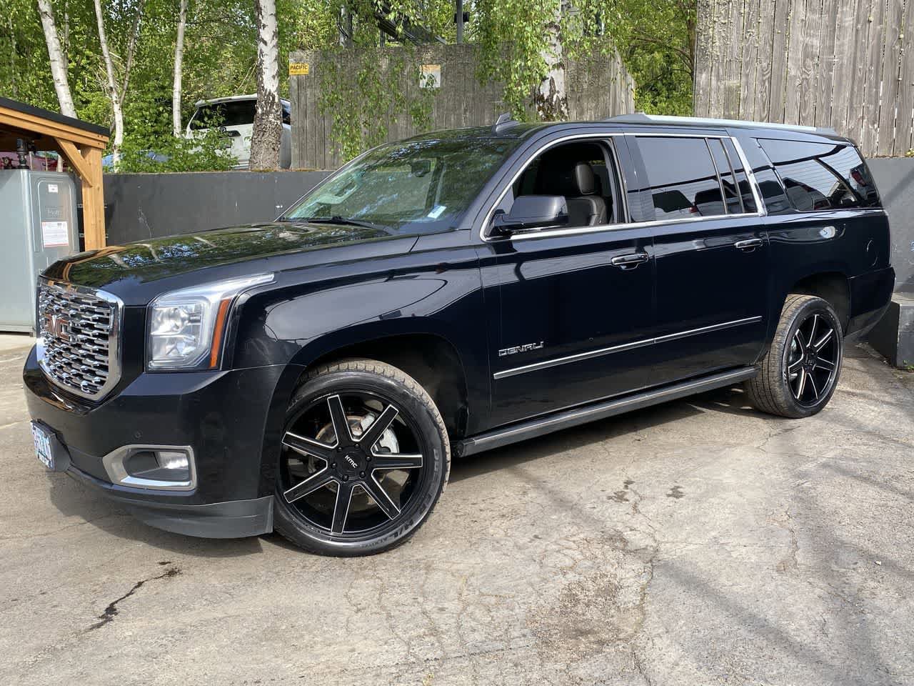 Used 2019 GMC Yukon XL Denali w/ Denali Ultimate Package AWD/4WD image 1