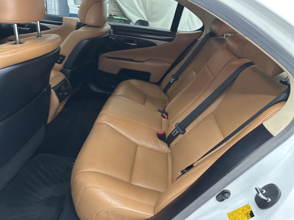 Used 2014 Lexus LS 460 AWD w/ Comfort Package image 26