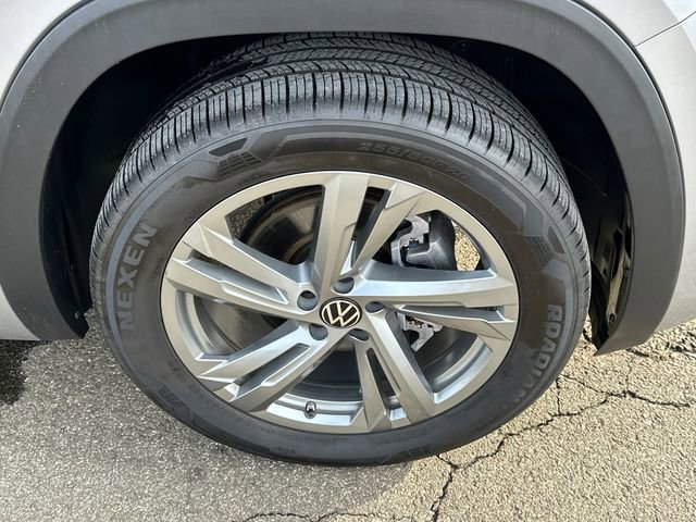 Used 2024 Volkswagen Atlas Cross Sport SEL R-Line image 7