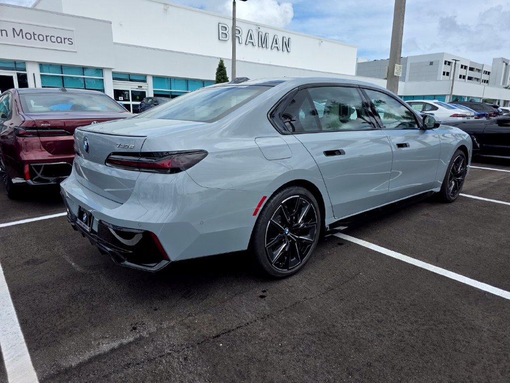 New 2026 BMW 750e xDrive w/ Executive Package AWD/4WD image 4