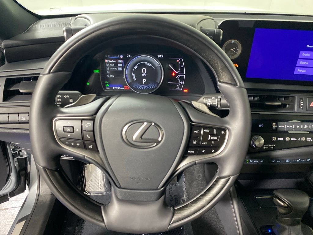 Used 2025 Lexus ES 300h w/ Accessory Package (Z1) FWD image 16