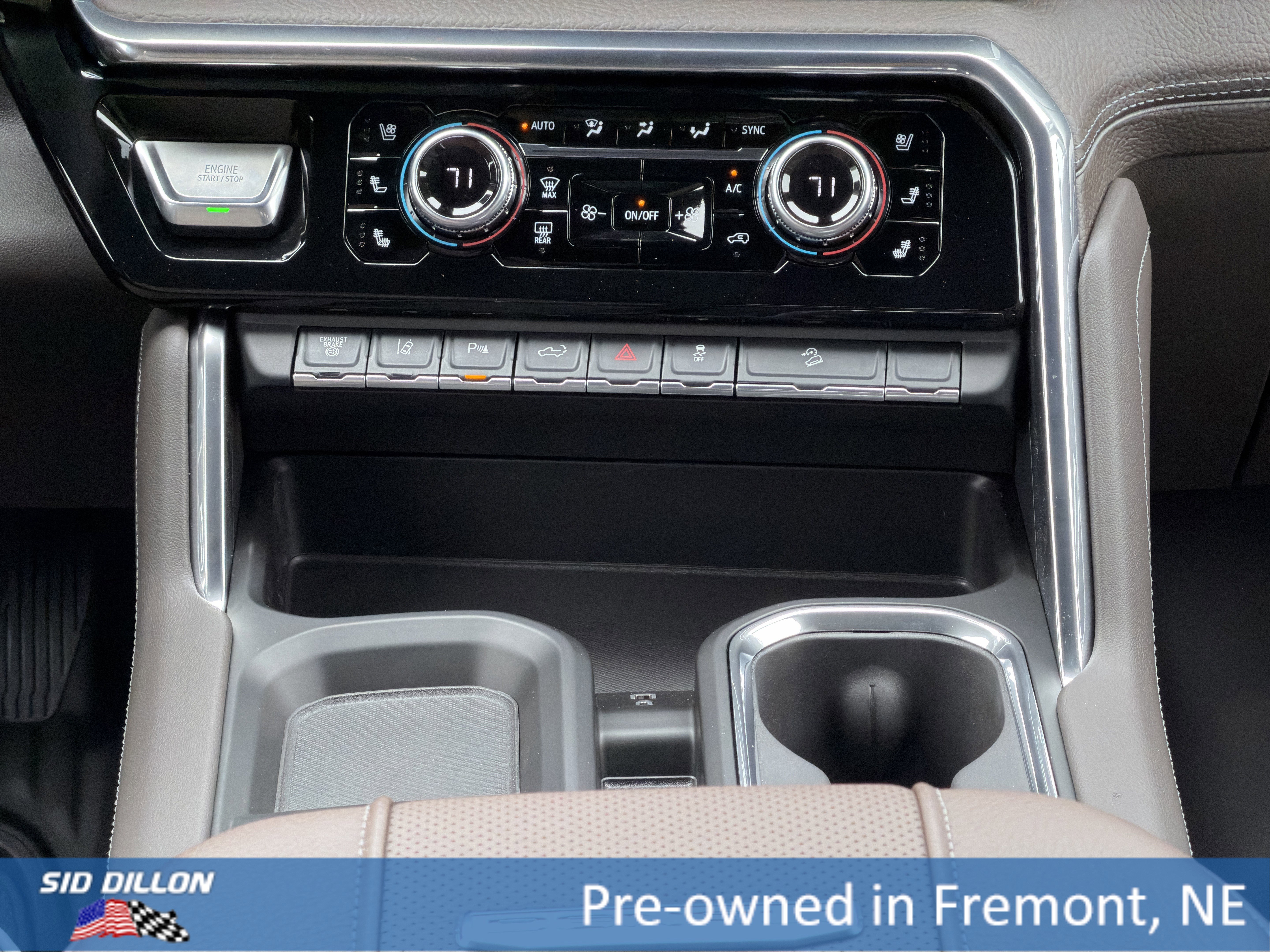 Used 2024 GMC Sierra 3500 Denali w/ Denali Reserve Package AWD/4WD image 12