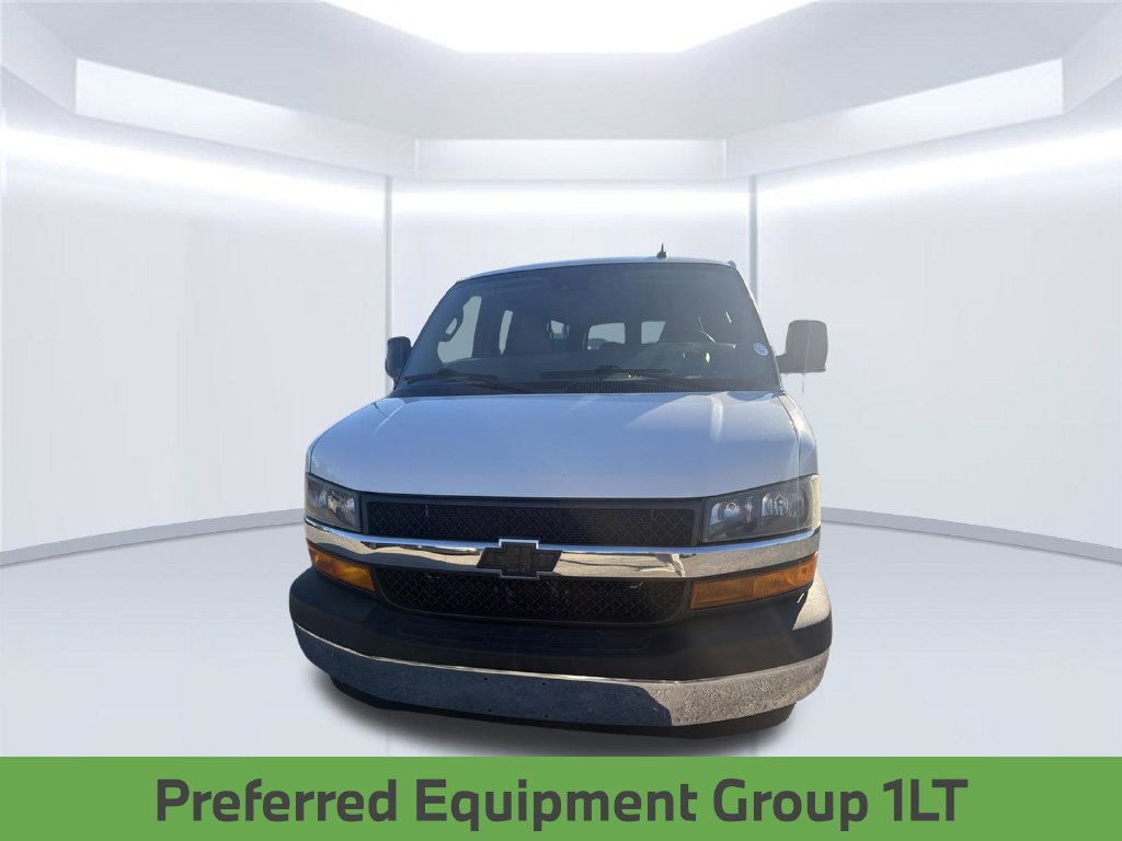 Used 2019 Chevrolet Express 3500 LT w/ LT Preferred Equipment Group RWD image 2