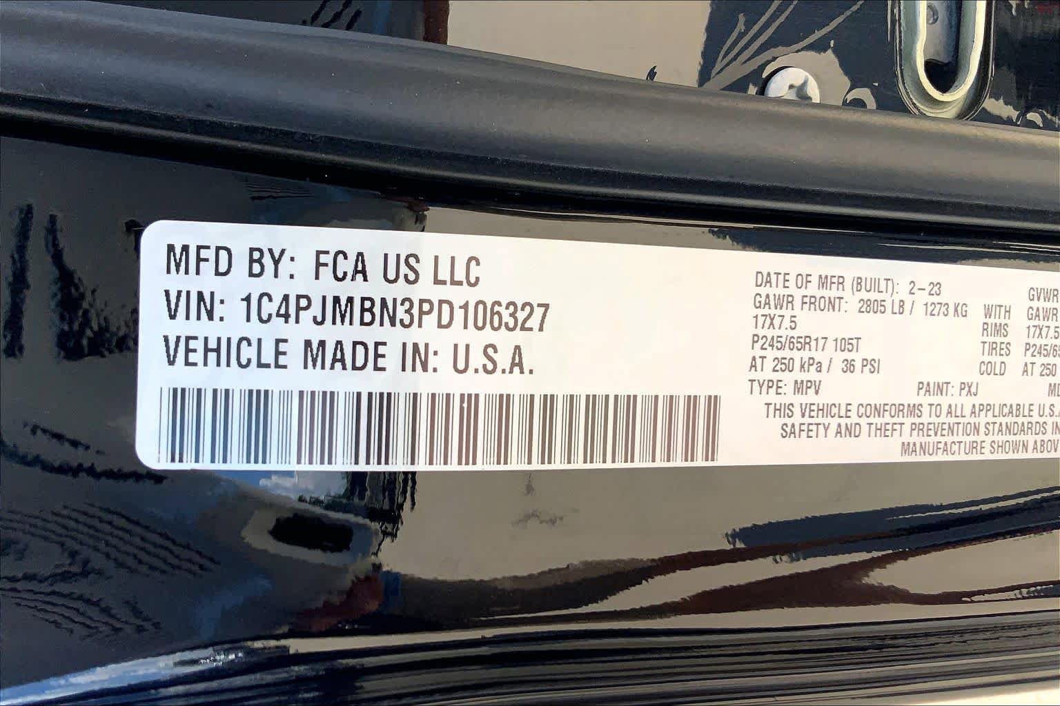 Used 2023 Jeep Cherokee Trailhawk w/ Trailer Tow Group AWD/4WD image 34