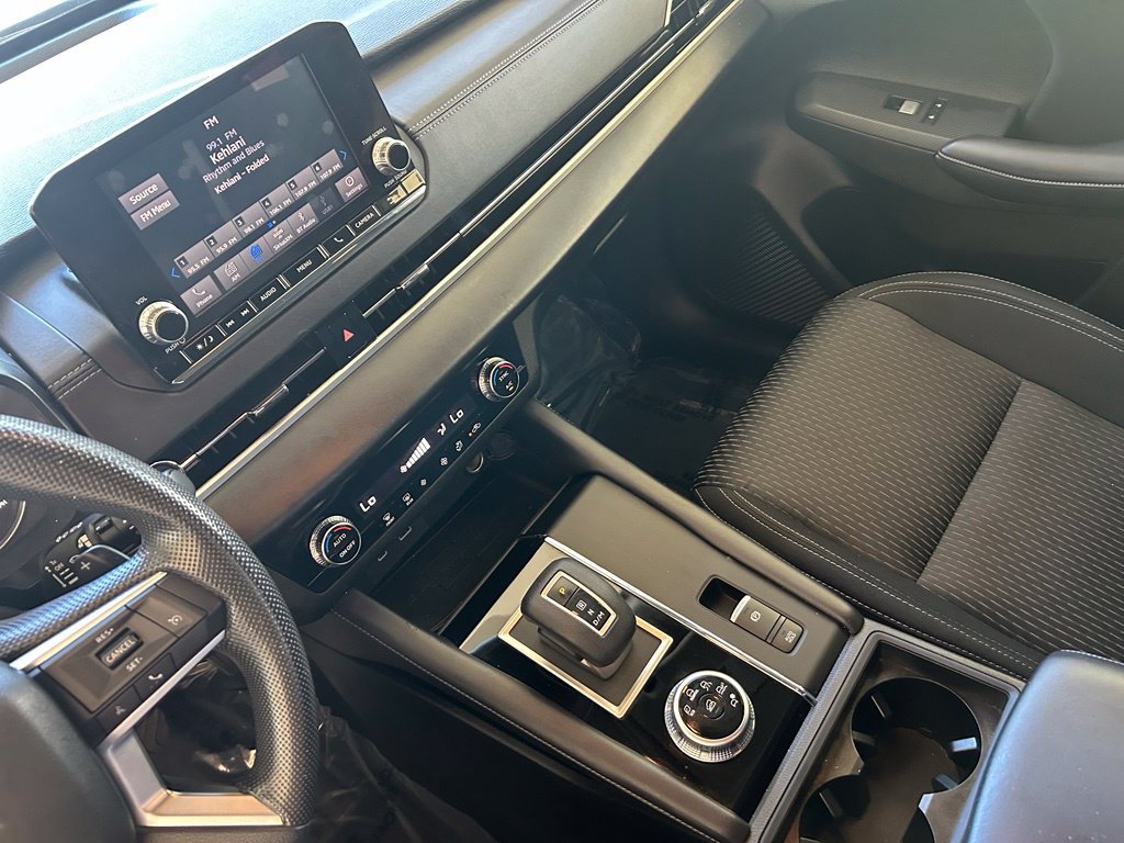Used 2024 Mitsubishi Outlander ES FWD image 44