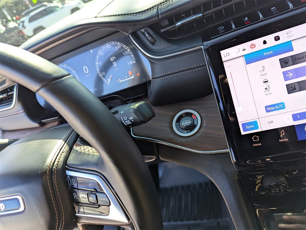 Used 2025 Jeep Grand Cherokee Summit w/ Obsidian Package image 24