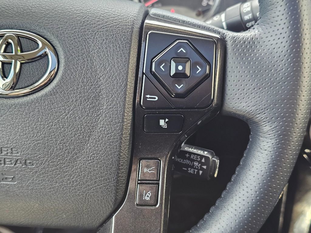 Certified 2023 Toyota 4Runner TRD Off-Road Premium w/ Moonroof Package AWD/4WD image 32