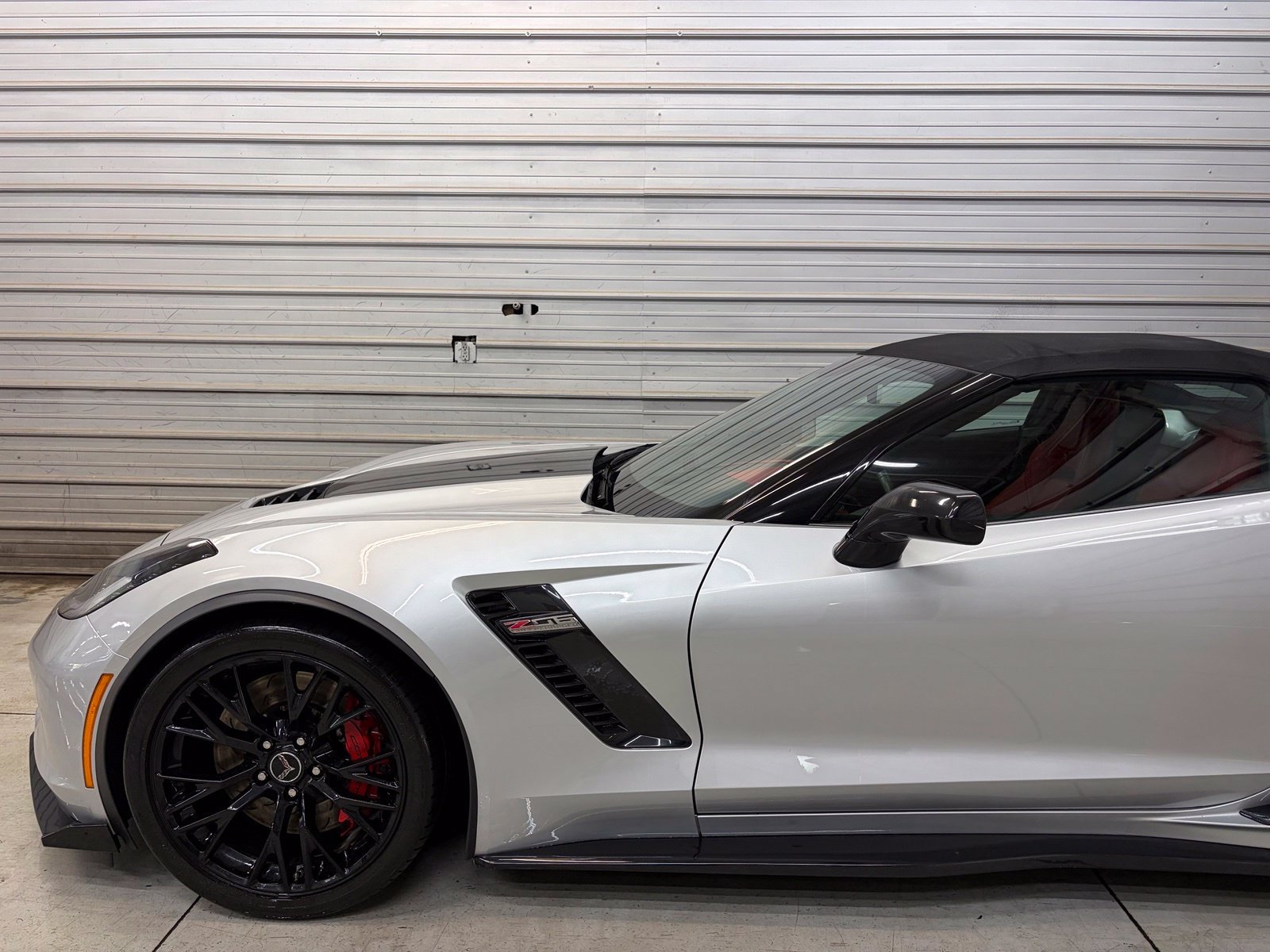 Used 2015 Chevrolet Corvette Z06 w/ 3LZ Preferred Equipment Group RWD image 3