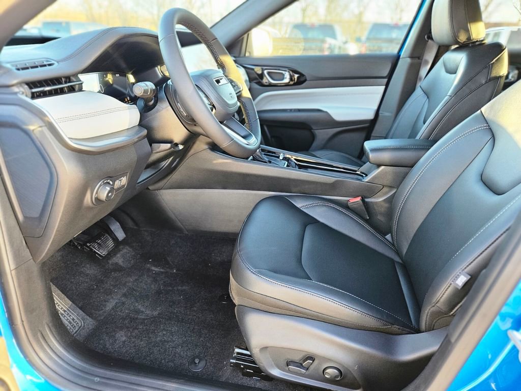 New 2026 Jeep Compass Limited w/ Sun, Sound & Navigation Group AWD/4WD image 14