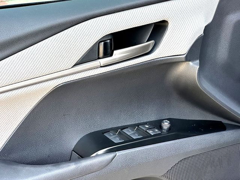 New 2026 Toyota Camry SE w/ Convenience Package FWD image 11