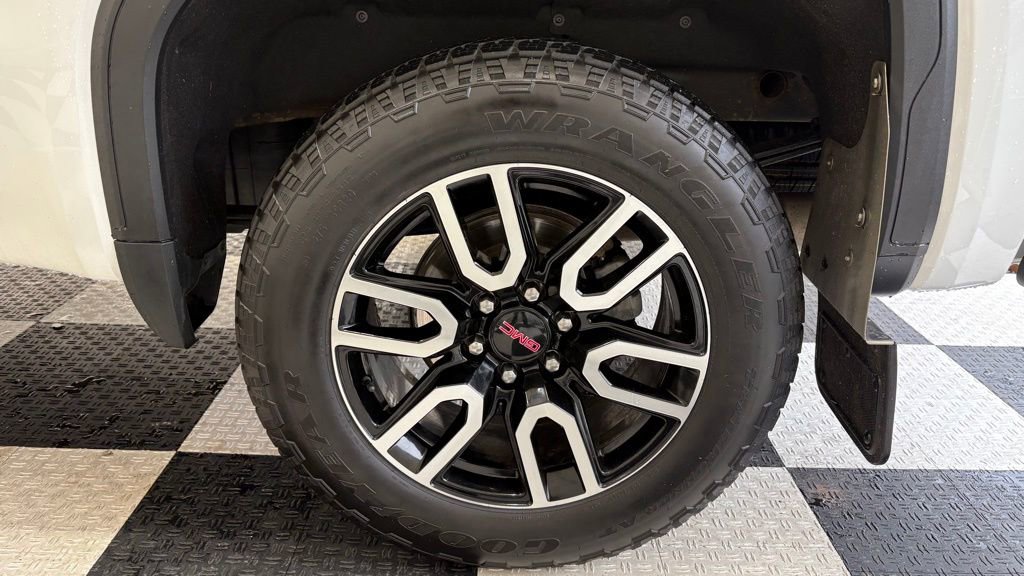 Used 2023 GMC Sierra 1500 AT4 w/ Technology Package image 12