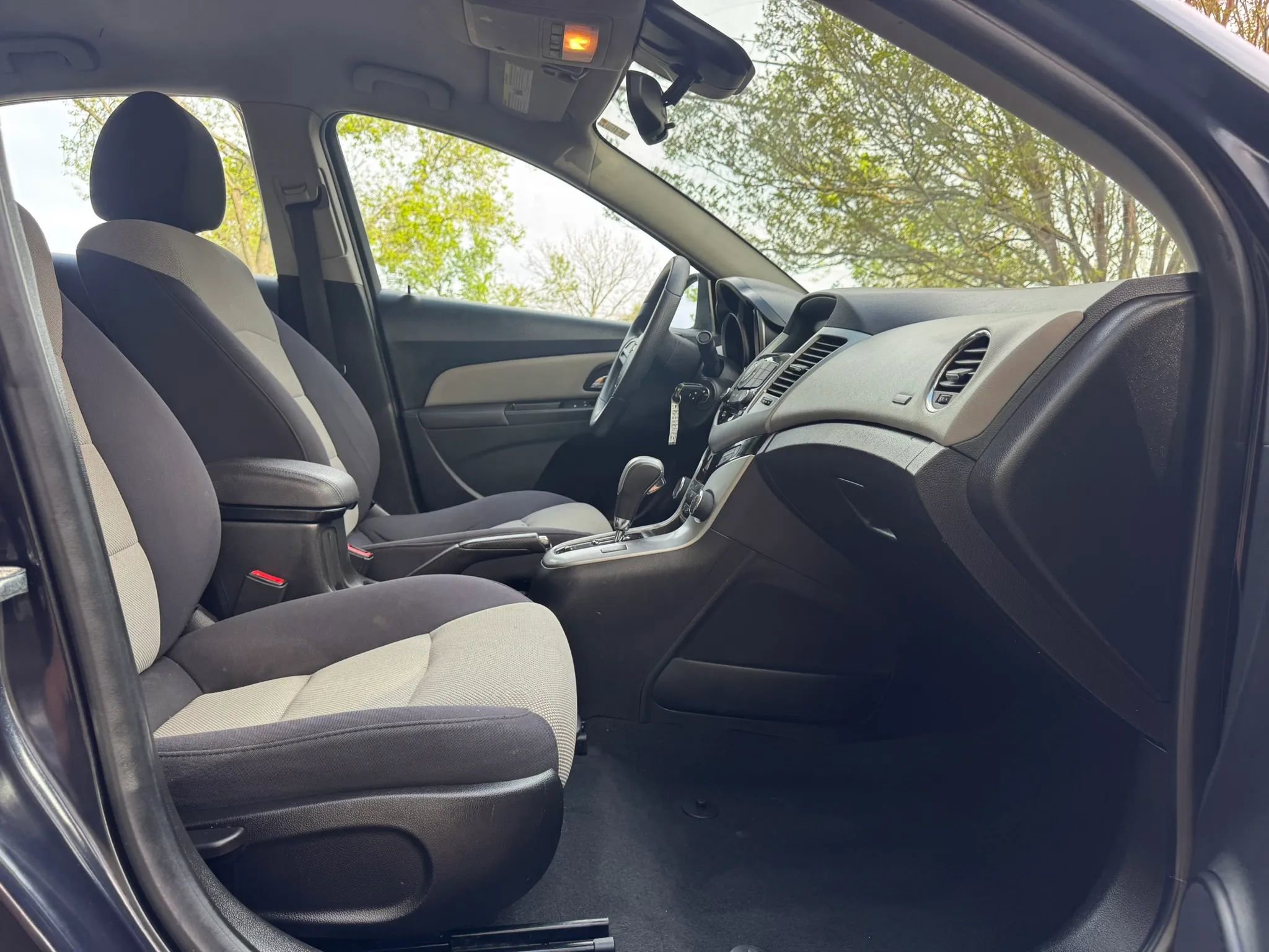 Used 2014 Chevrolet Cruze LS image 12