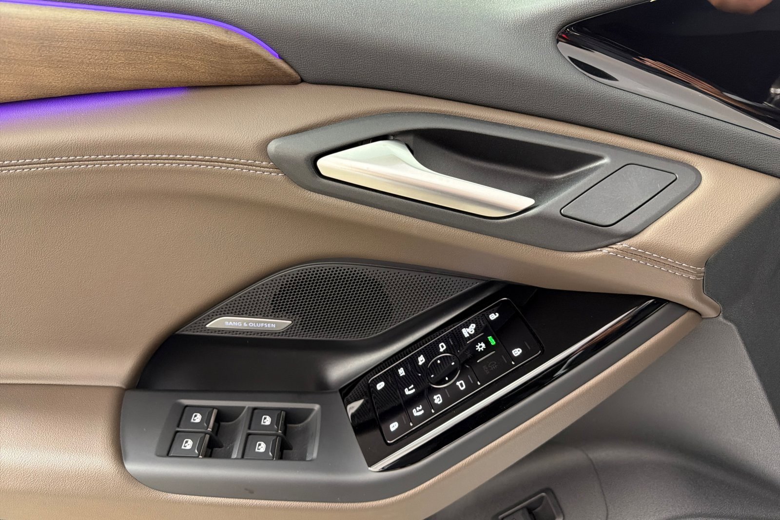 Certified 2025 Audi A6 e-tron Premium Plus w/ Premium Plus image 10