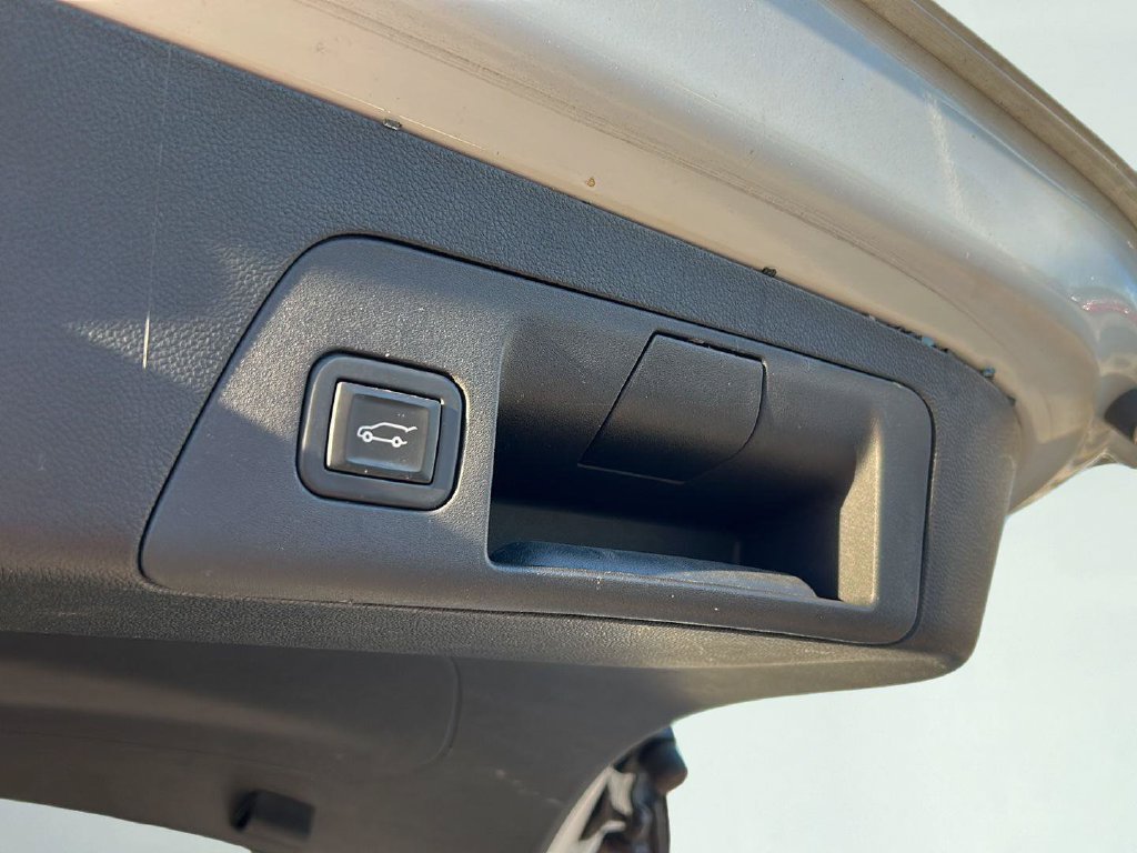Used 2023 Buick Envision Essence w/ Sport Touring Package FWD image 26