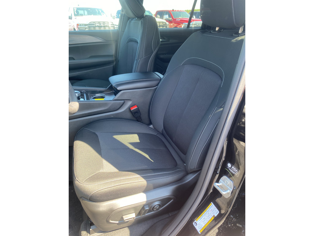 New 2027 Jeep Grand Cherokee Laredo X AWD/4WD image 19