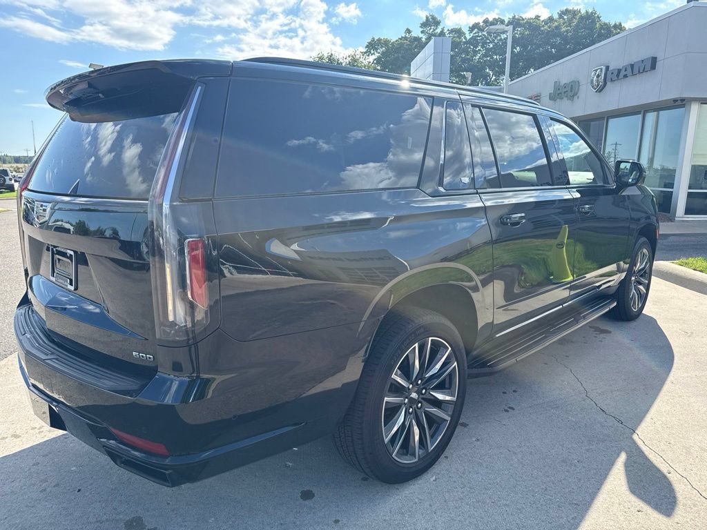 Used 2024 Cadillac Escalade ESV Sport AWD/4WD image 5