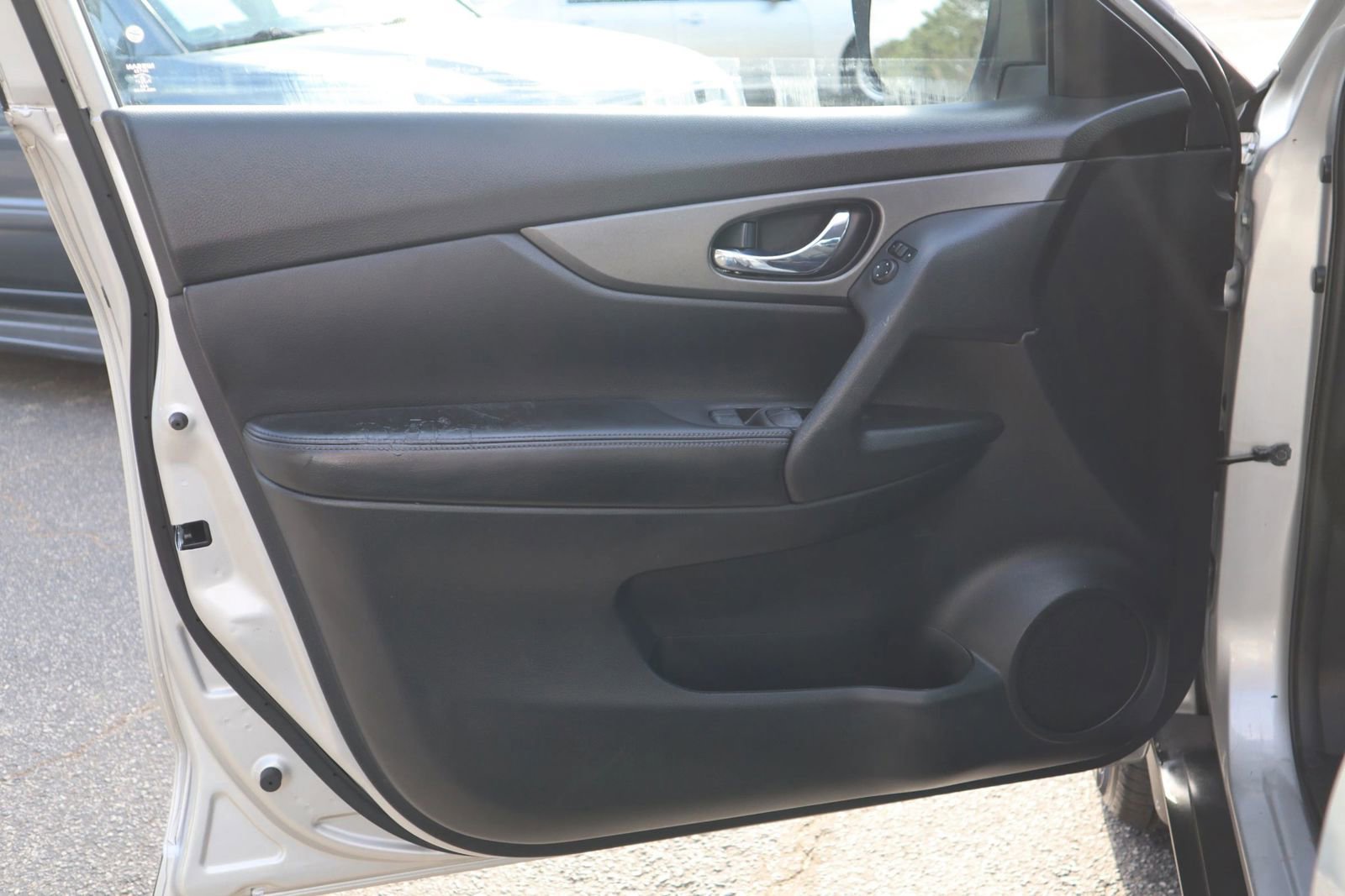 Used 2016 Nissan Rogue S image 7