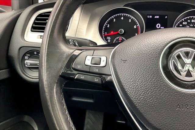 Used 2017 Volkswagen Golf SE image 21