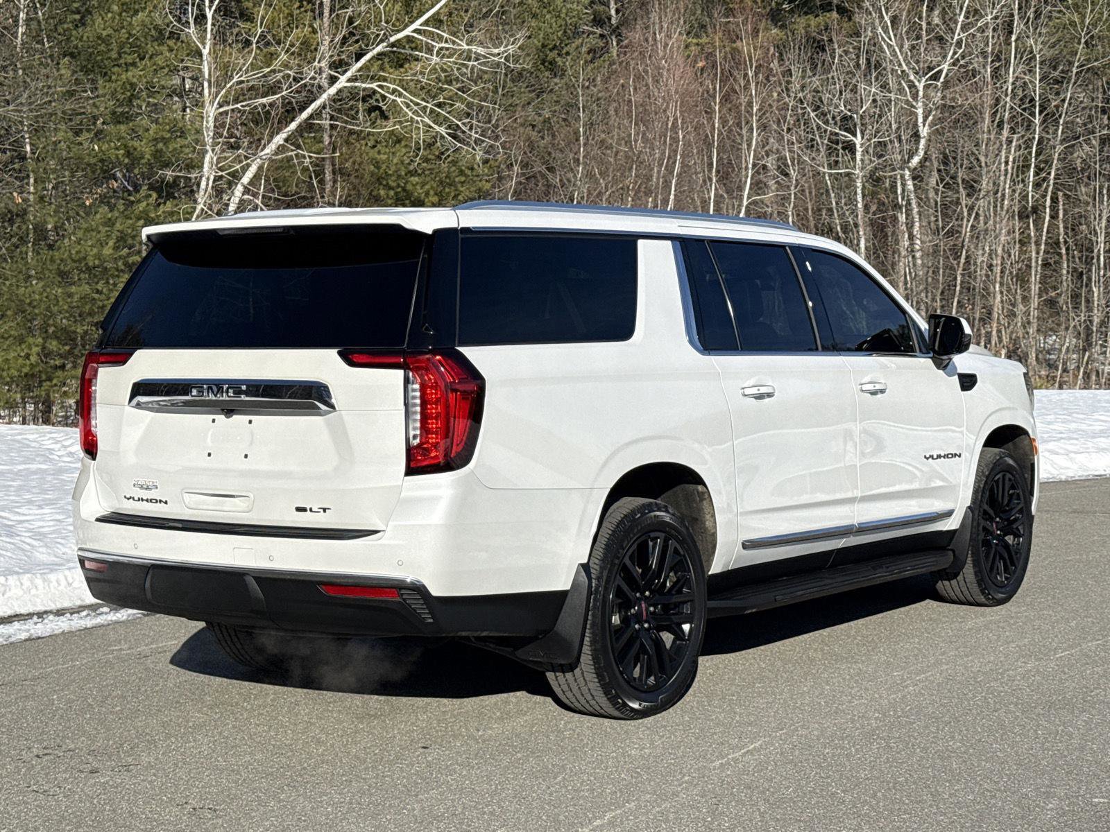 Used 2024 GMC Yukon XL SLT image 7
