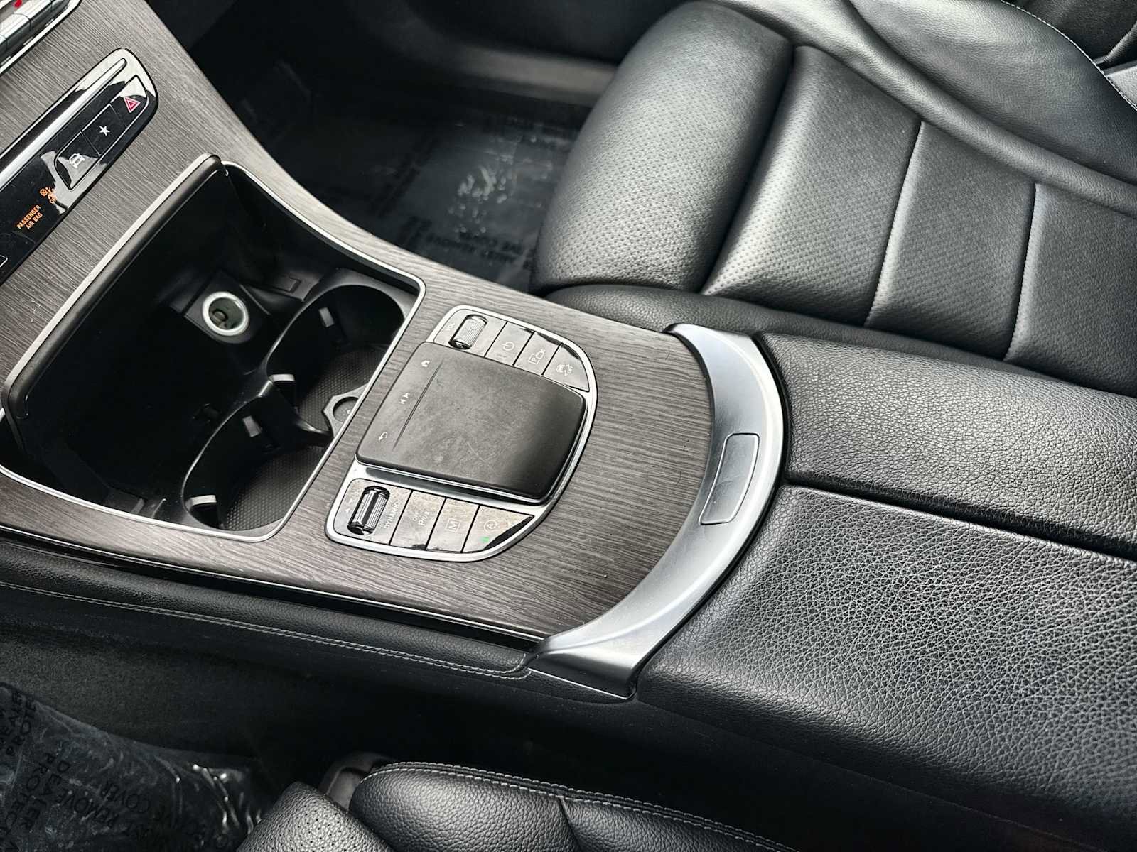 Used 2020 Mercedes-Benz GLC 300 4MATIC image 22