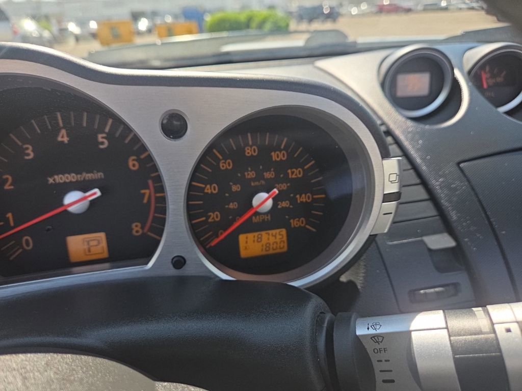 Used 2005 Nissan 350Z Touring RWD image 22