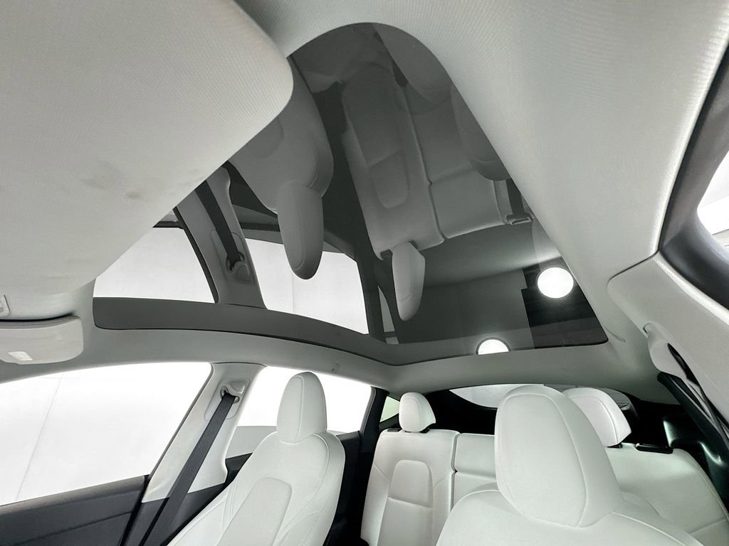 Used 2024 Tesla Model Y Long Range image 17