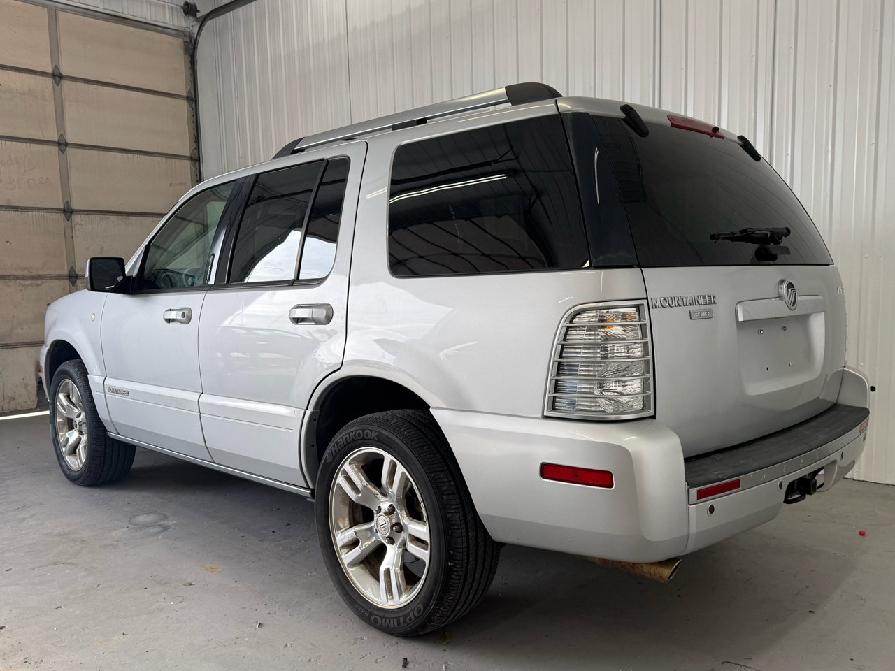Used 2010 Mercury Mountaineer Premier image 9