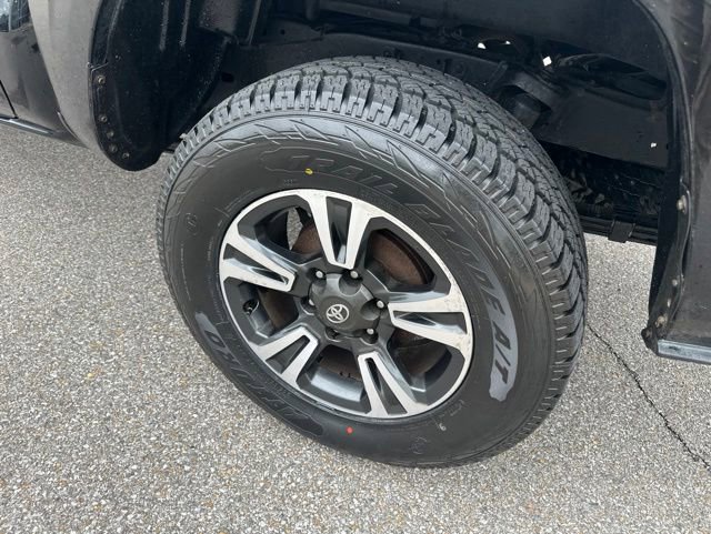 Used 2017 Toyota Tacoma SR w/ Tow Package AWD/4WD image 23
