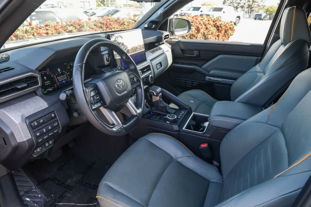 Used 2025 Toyota 4Runner Trailhunter AWD/4WD image 21
