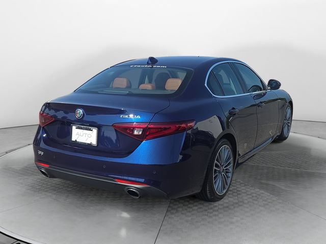 Used 2017 Alfa Romeo Giulia Ti w/ TI Lusso Package RWD image 5