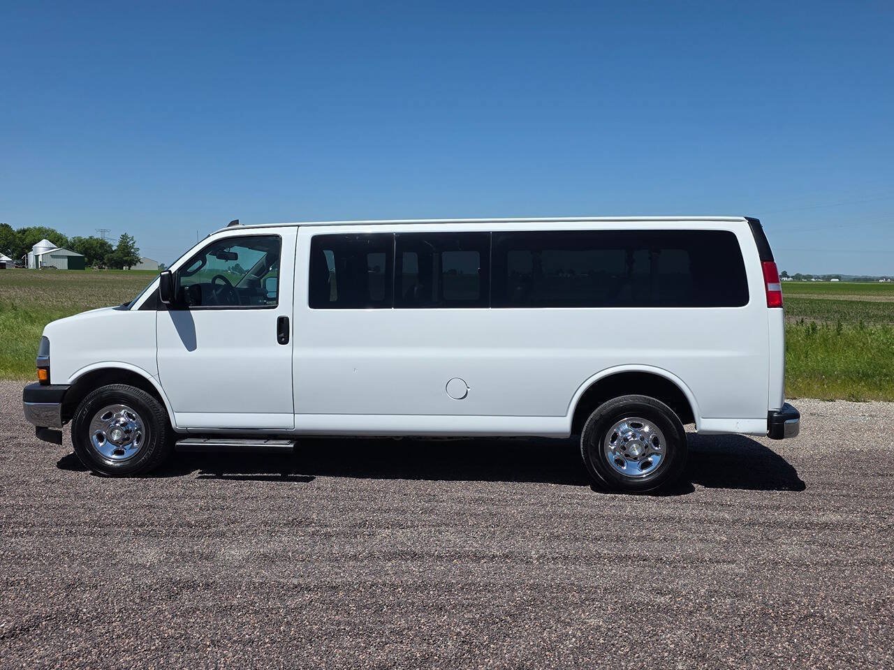 Used 2020 Chevrolet Express 3500 LT w/ LT Preferred Equipment Group RWD image 10