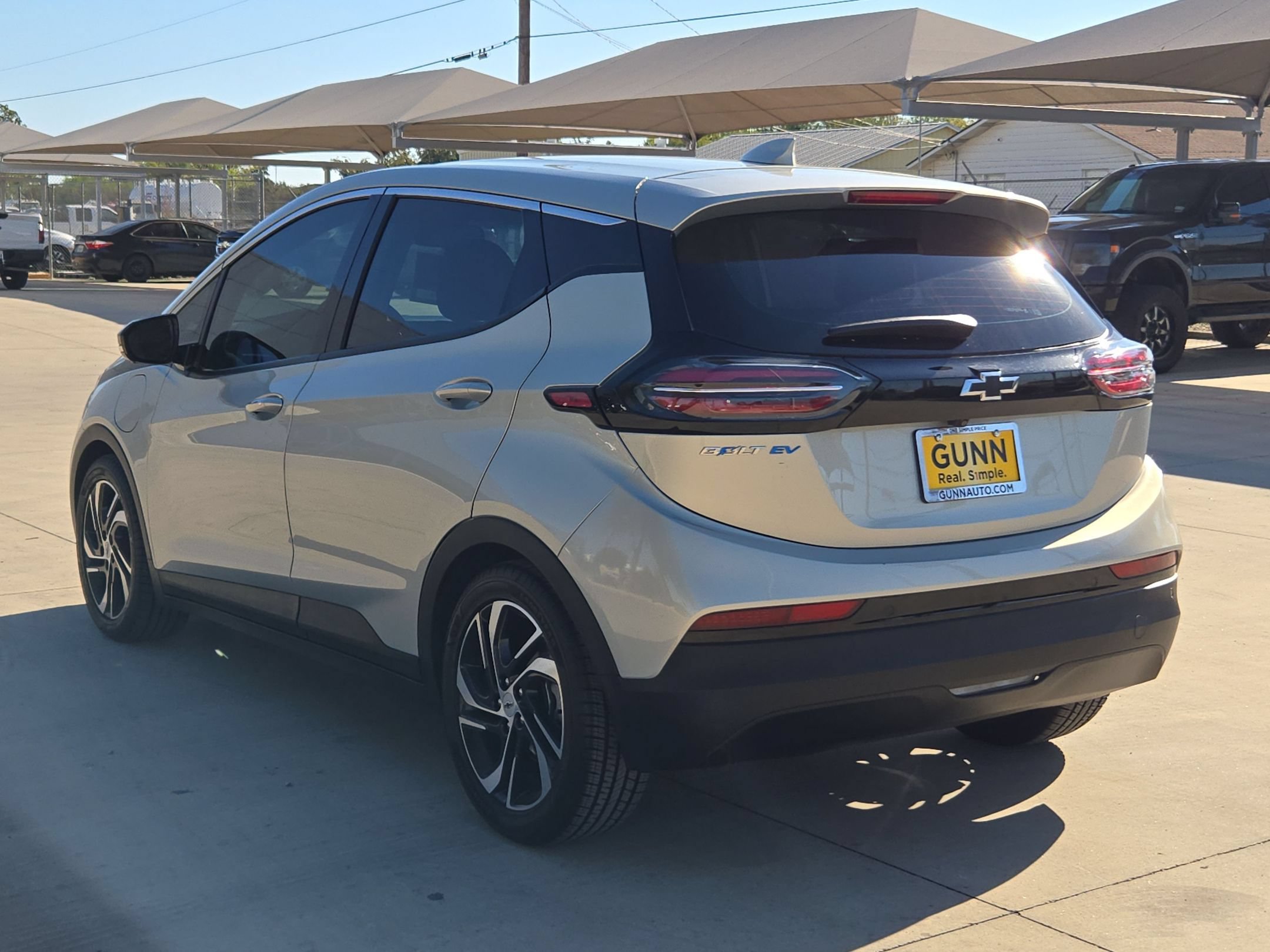 Certified 2023 Chevrolet Bolt LT w/ Infotainment Package FWD image 5