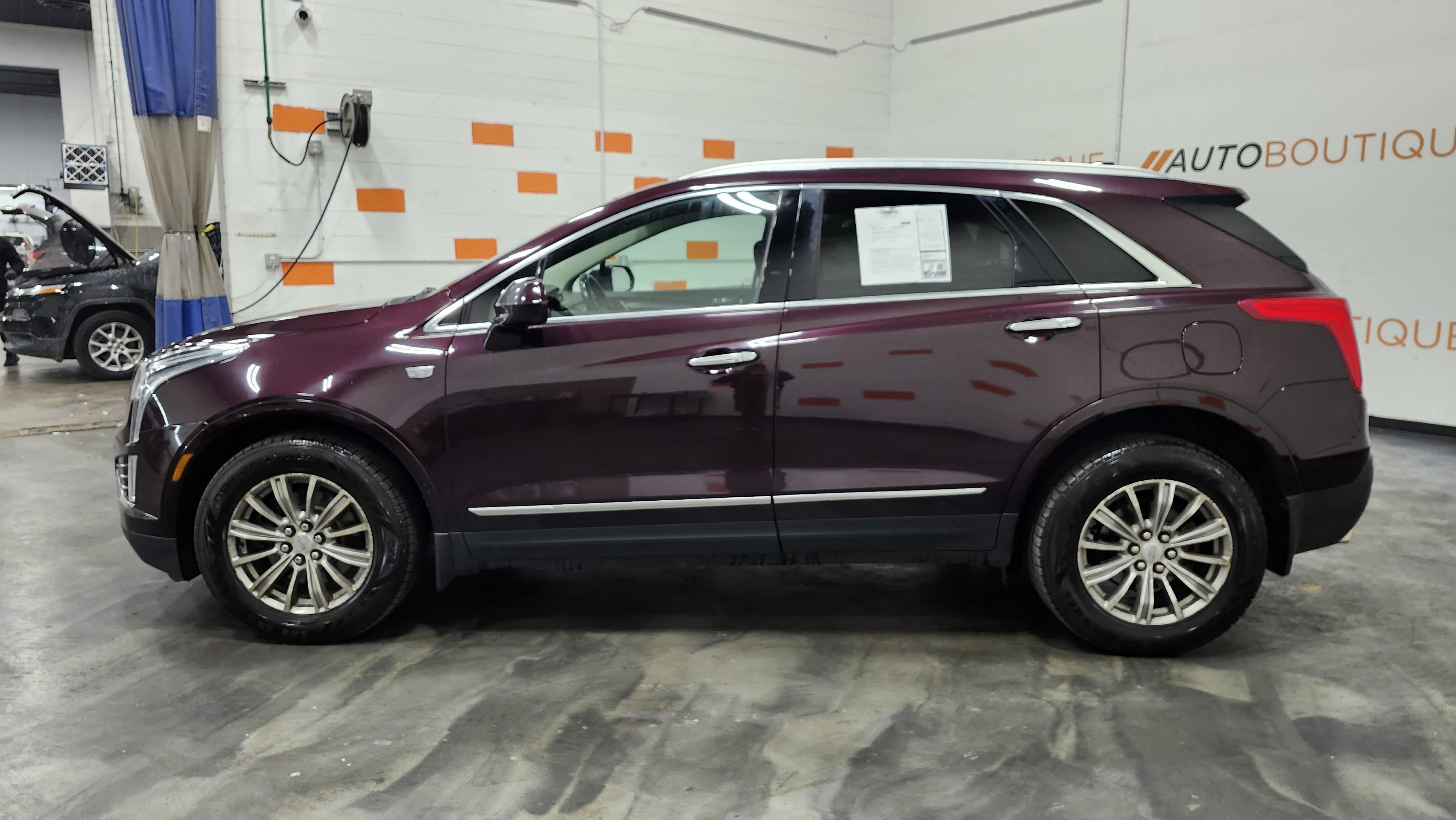 Used 2017 Cadillac XT5 Luxury image 15