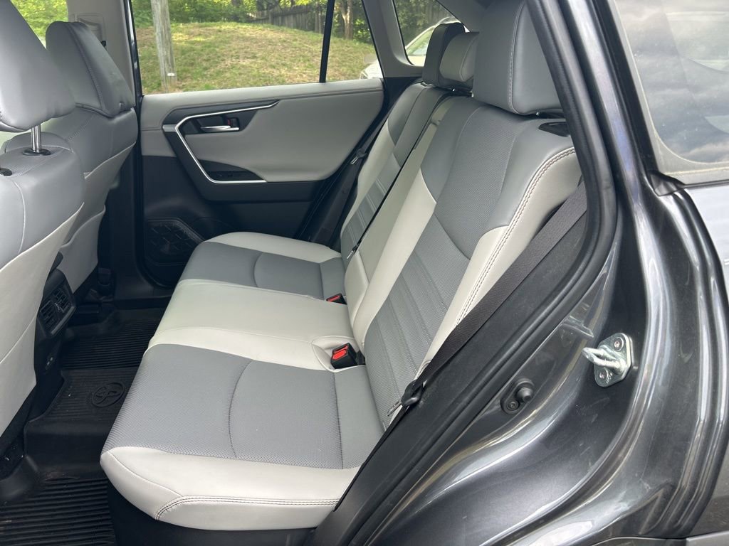 Used 2023 Toyota RAV4 Limited image 17