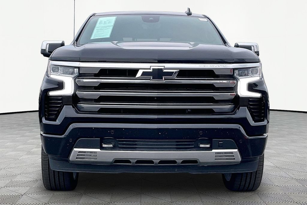 Used 2023 Chevrolet Silverado 1500 High Country w/ High Country Premium Package AWD/4WD image 2