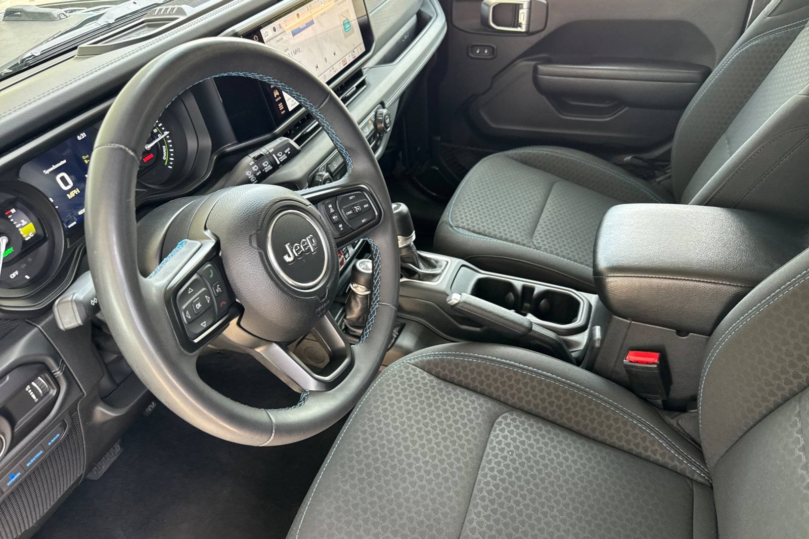 Used 2024 Jeep Wrangler Unlimited Rubicon 4xe AWD/4WD image 9