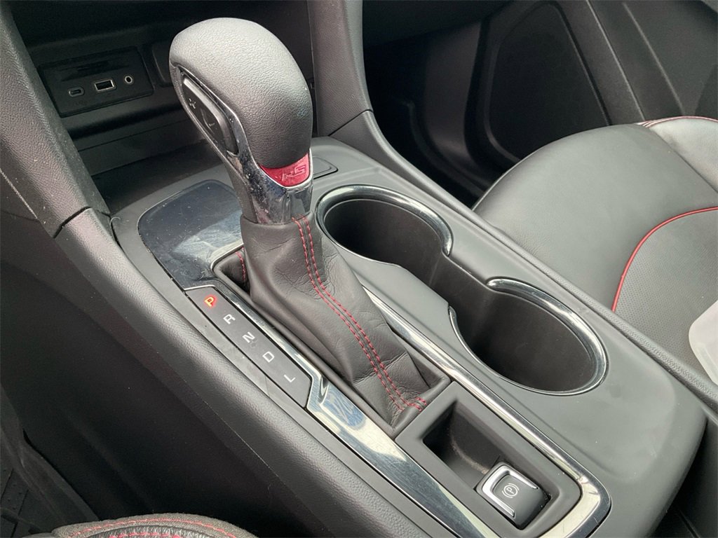 Used 2024 Chevrolet Equinox RS w/ RS Leather Package image 30