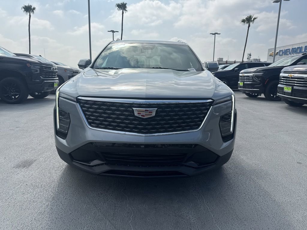 Used 2024 Cadillac XT4 Premium Luxury FWD image 2