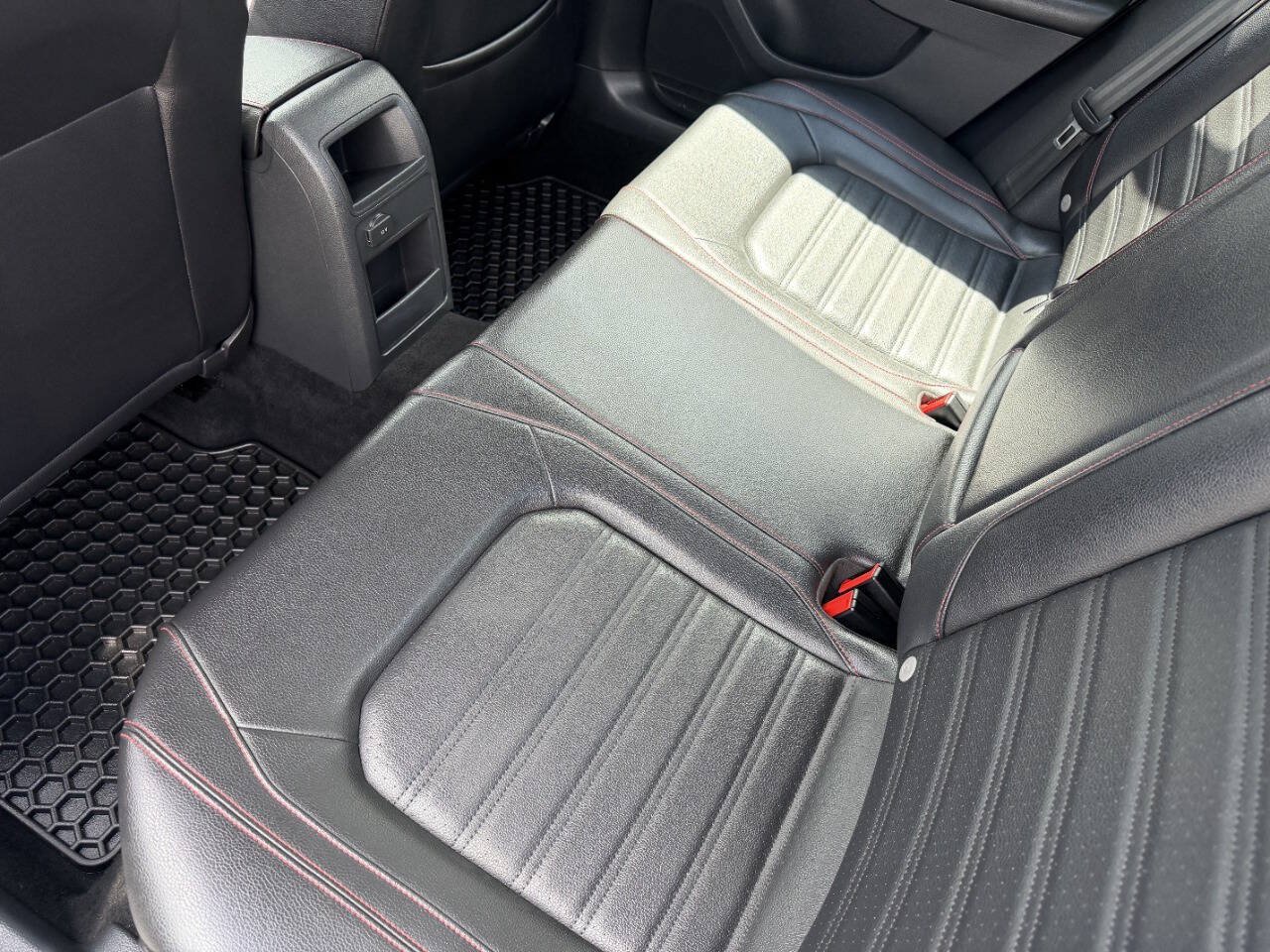 Used 2017 Volkswagen Jetta GLI FWD image 22