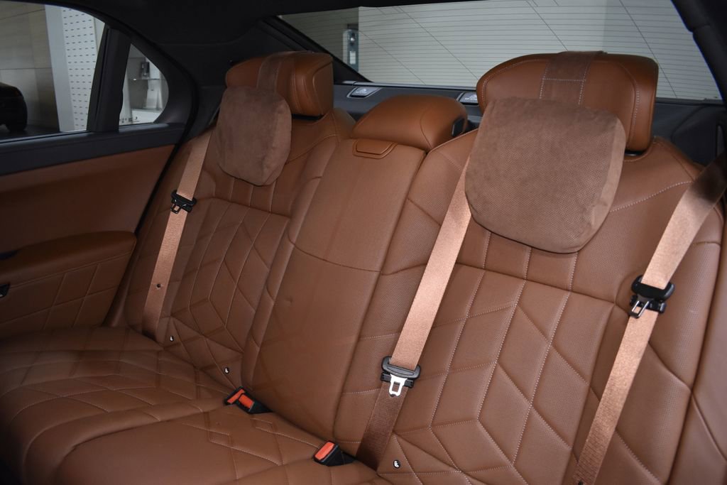 Used 2025 BMW i7 xDrive60 AWD/4WD image 40