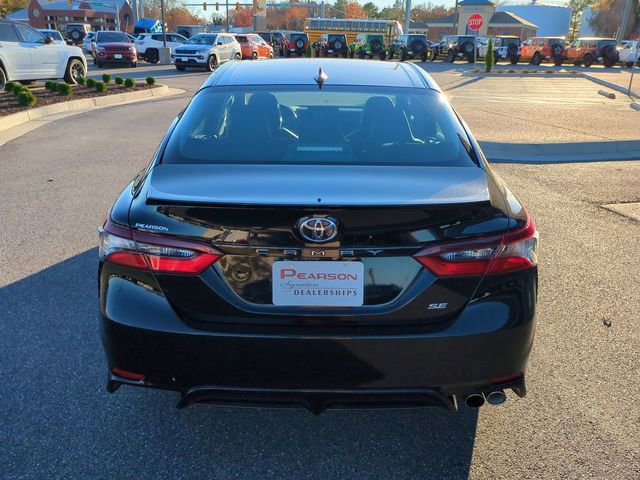 Used 2024 Toyota Camry SE image 5