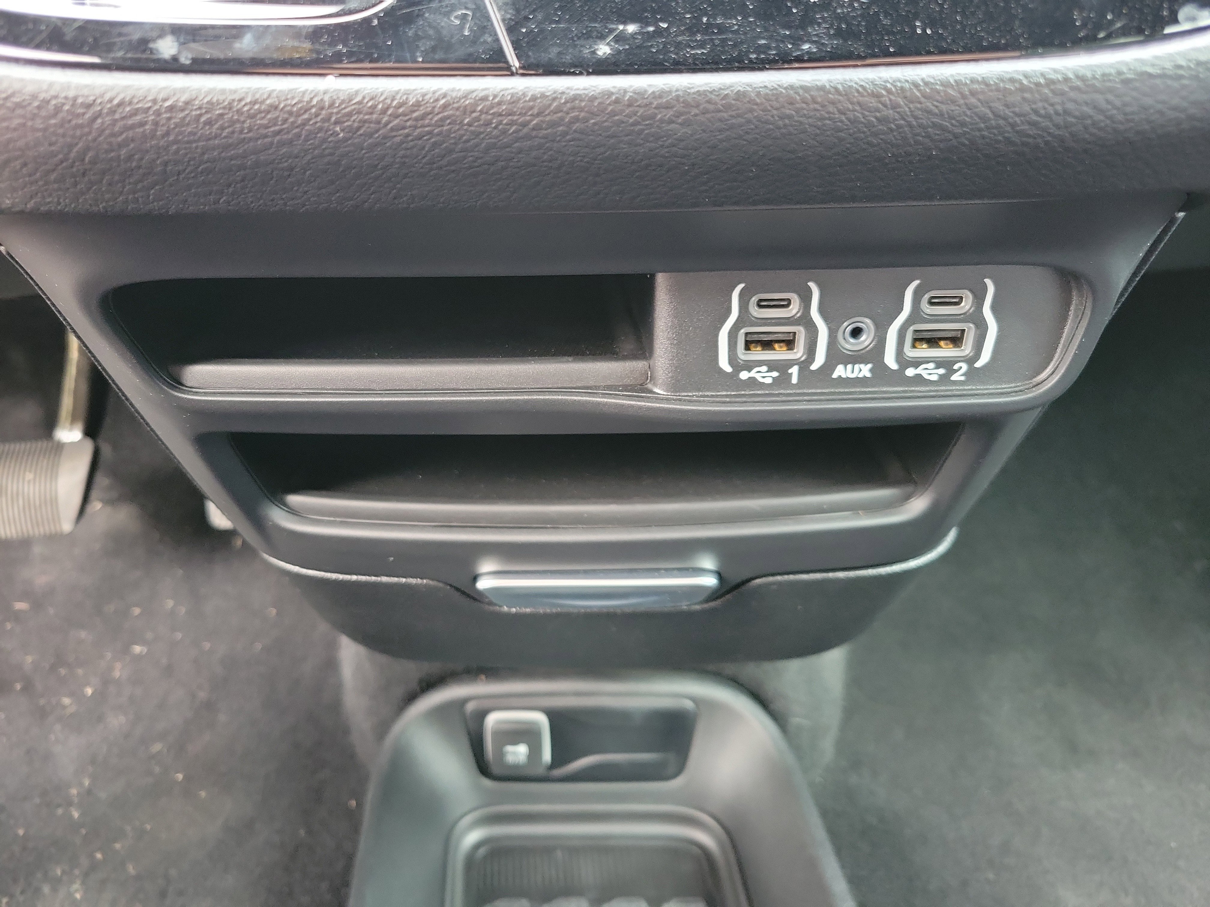 Used 2025 Chrysler Pacifica Select FWD image 16