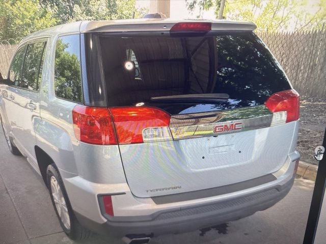 Used 2017 GMC Terrain SLE FWD image 2
