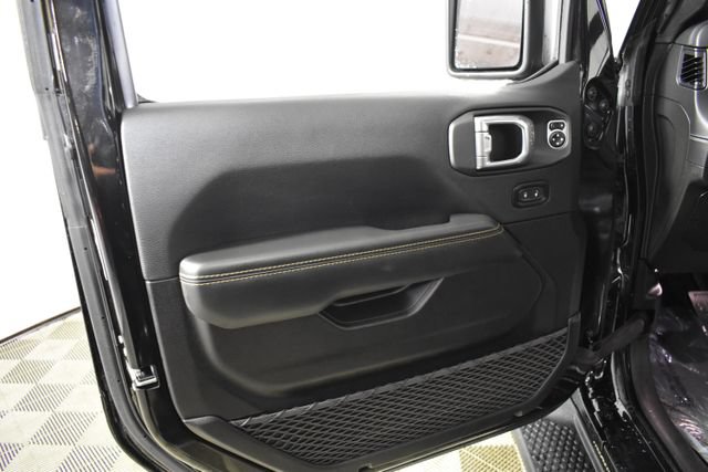 Used 2025 Jeep Wrangler Unlimited Sahara AWD/4WD image 7