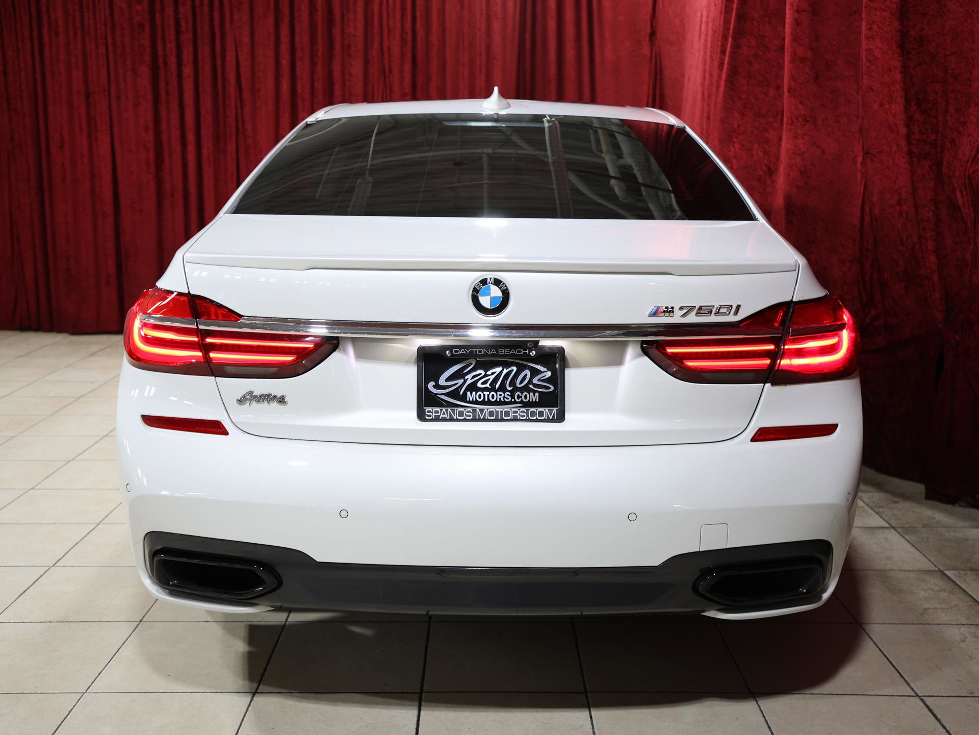 Used 2019 BMW 750i w/ Executive Package RWD image 10
