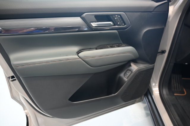 New 2026 GMC Terrain AT4 w/ Convenience Package III AWD/4WD image 25